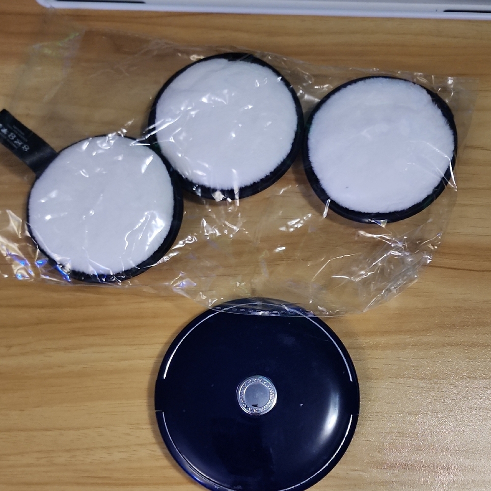 Black and White Reusable Makeup Pads And Compact Mirror